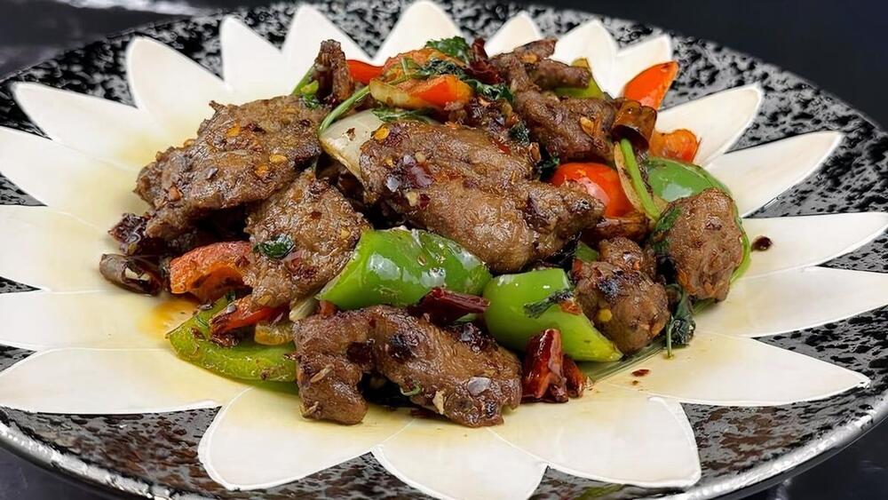 Three Peppers Beef (spicy)