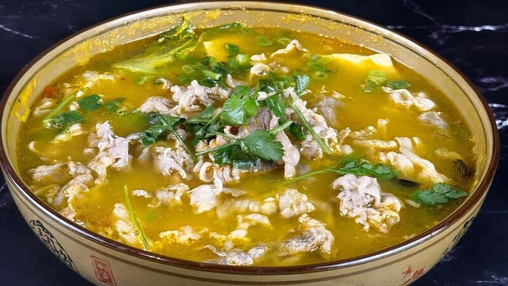 Beef in Golden Broth (spicy)——cilantro